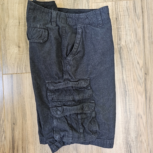 Faded Glory cargo shorts, size 32 - Picture 4 of 7